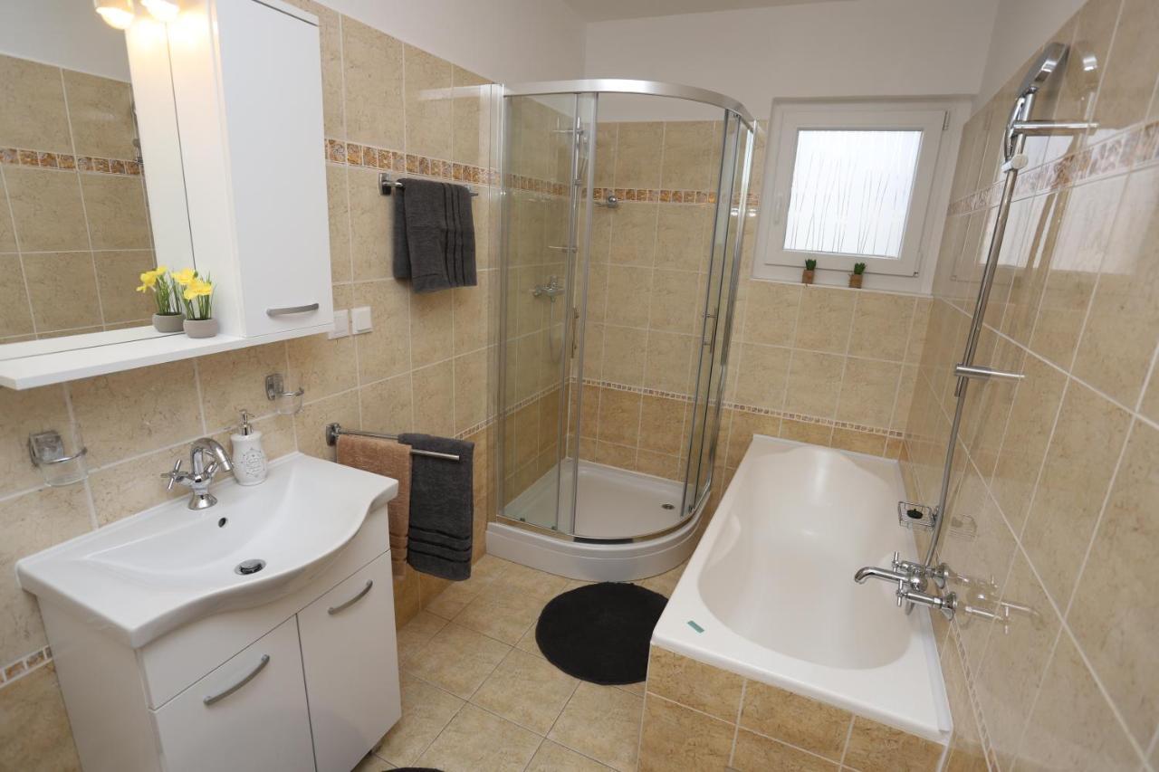 Apartman Perla Deluxe Πόρετς Εξωτερικό φωτογραφία